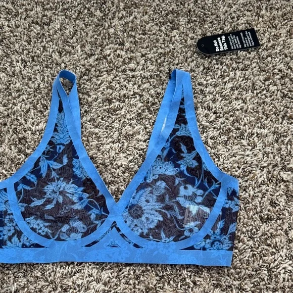 Elegant Blue Floral Lace Bralette - Picture 1 of 2